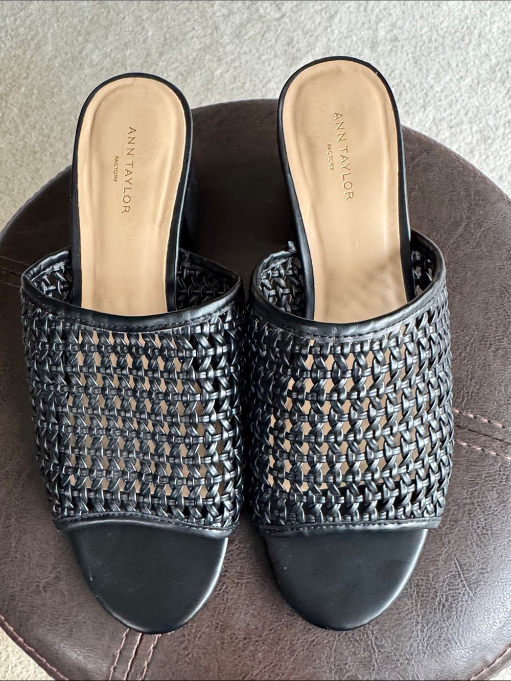Ann Taylor Factory Black Woven Slide Mules SZ 8